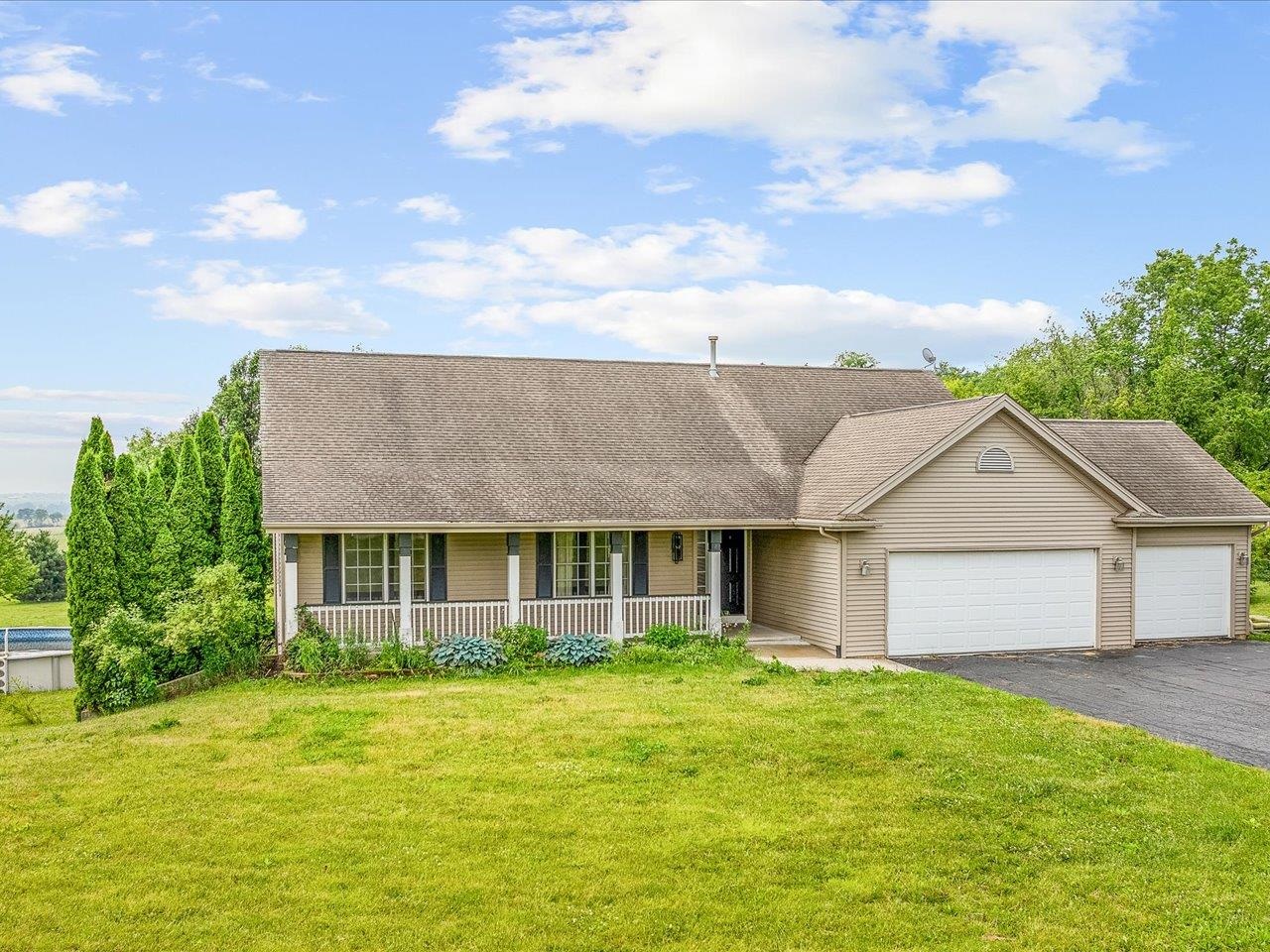 13728 Yale Bridge Road Durand, IL 61024 - Photo 2 of 37