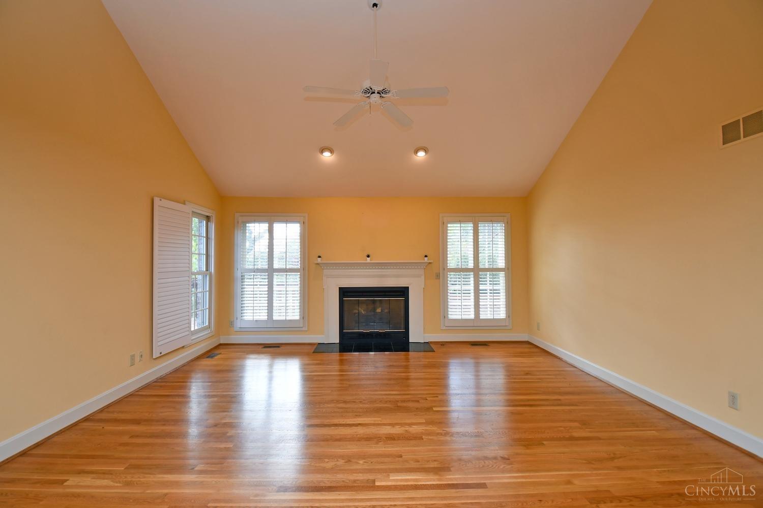 8849 Montgomery Road Cincinnati, OH 45236 - Photo 14 of 43