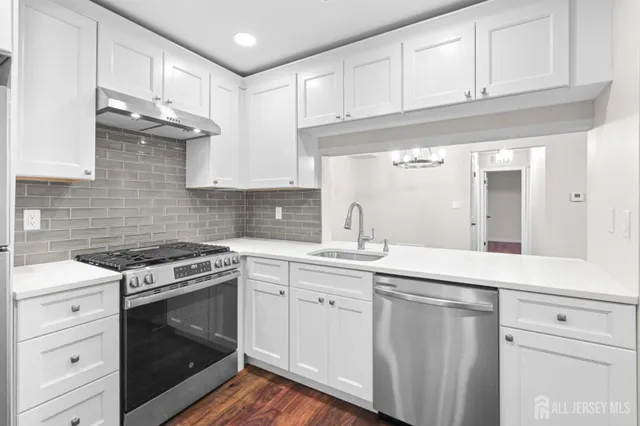 $379,000 | 1301 Commons At Kingswood Drive, East Brunswick, NJ 08816