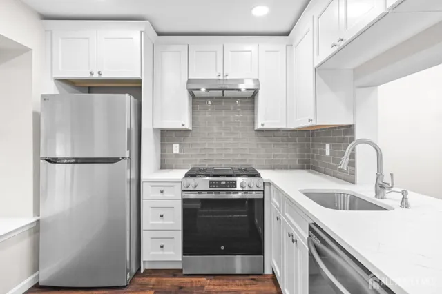 $379,000 | 1301 Commons At Kingswood Drive, East Brunswick, NJ 08816