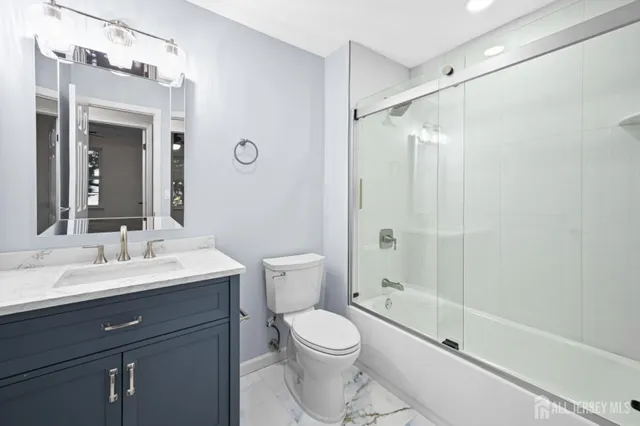 $379,000 | 1301 Commons At Kingswood Drive, East Brunswick, NJ 08816