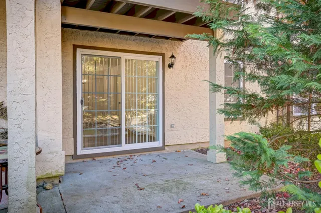 $379,000 | 1301 Commons At Kingswood Drive, East Brunswick, NJ 08816