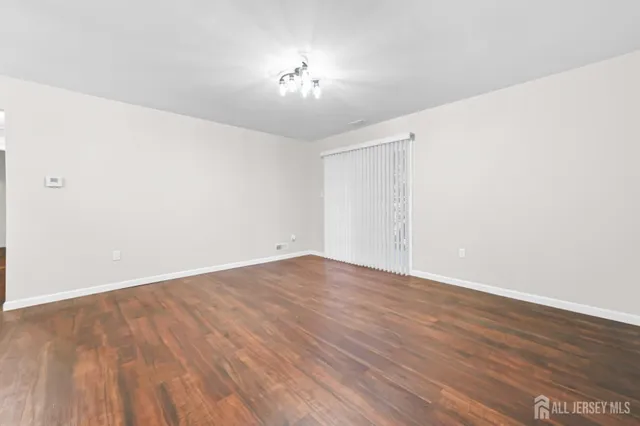 $379,000 | 1301 Commons At Kingswood Drive, East Brunswick, NJ 08816