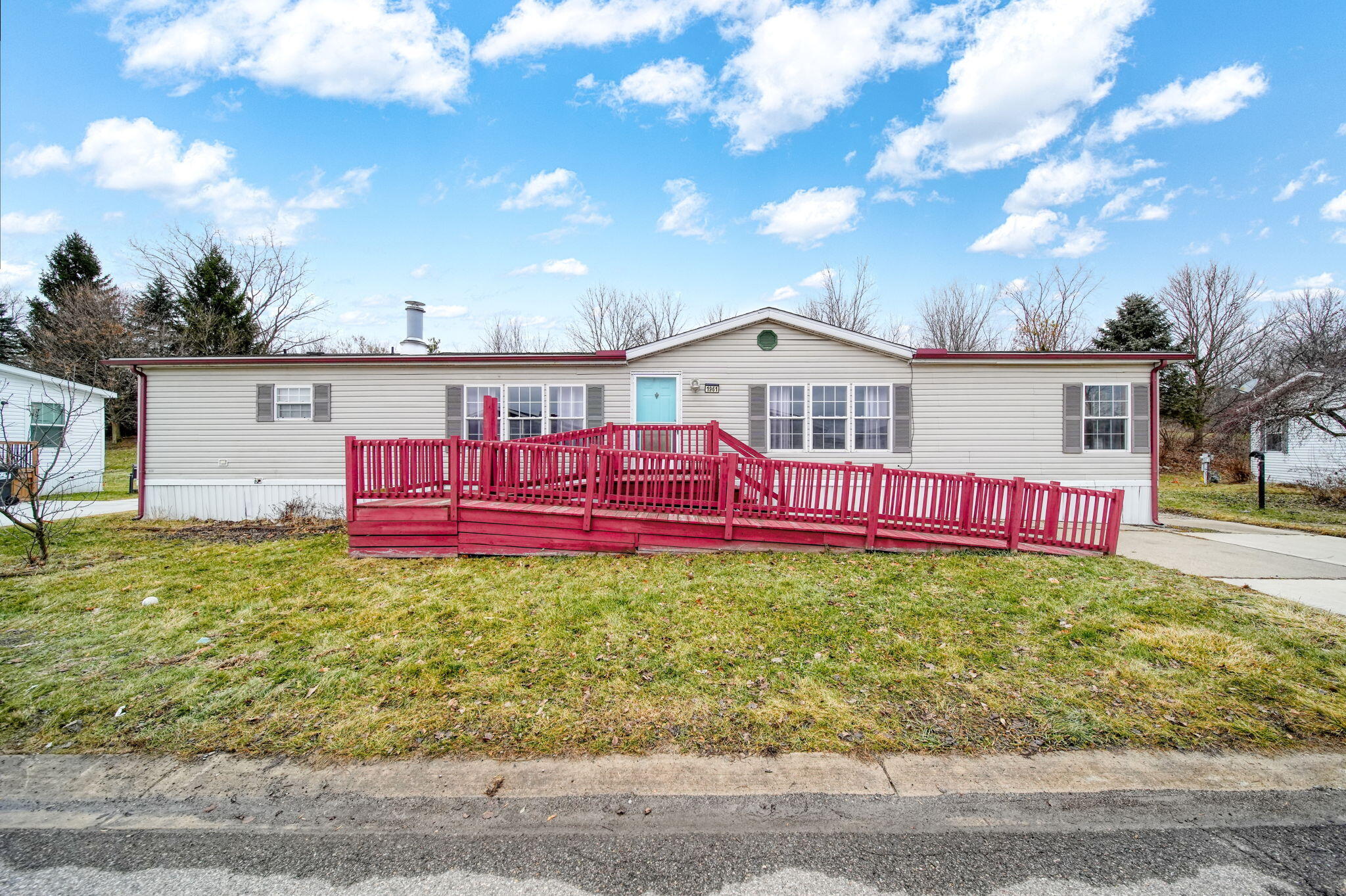 1961 Ridgeview Ypsilanti, MI 48198 - Photo 1 of 33 3-web-or-mls-DSC04839_HDR