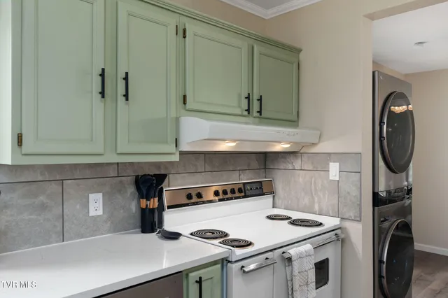 $1,800 | 142 East Park Drive, Unit A, Kingsport, TN 37660