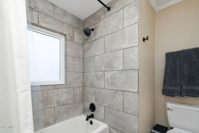 $1,800 | 142 East Park Drive, Unit A, Kingsport, TN 37660