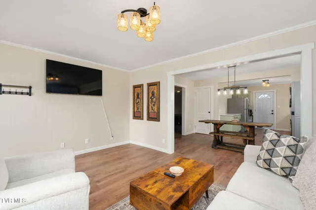 $1,800 | 142 East Park Drive, Unit A, Kingsport, TN 37660