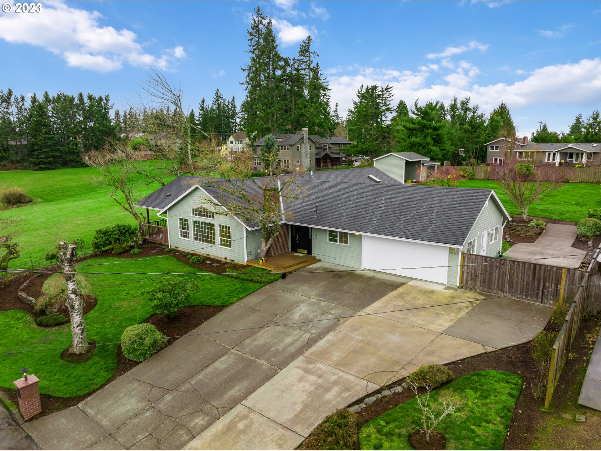 3940 Ridge Lane West Linn, OR 97068 - Photo 1 of 32 Gallery Image 1