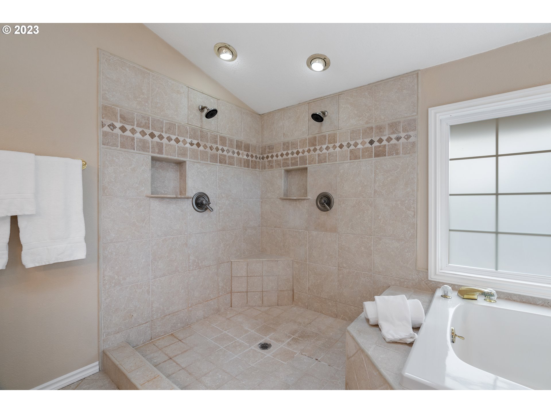 3940 Ridge Lane West Linn, OR 97068 - Photo 15 of 32 Gallery Image 15