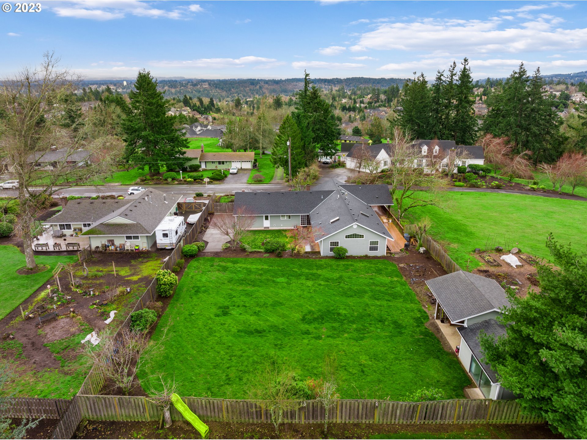 3940 Ridge Lane West Linn, OR 97068 - Photo 2 of 32 Gallery Image 2
