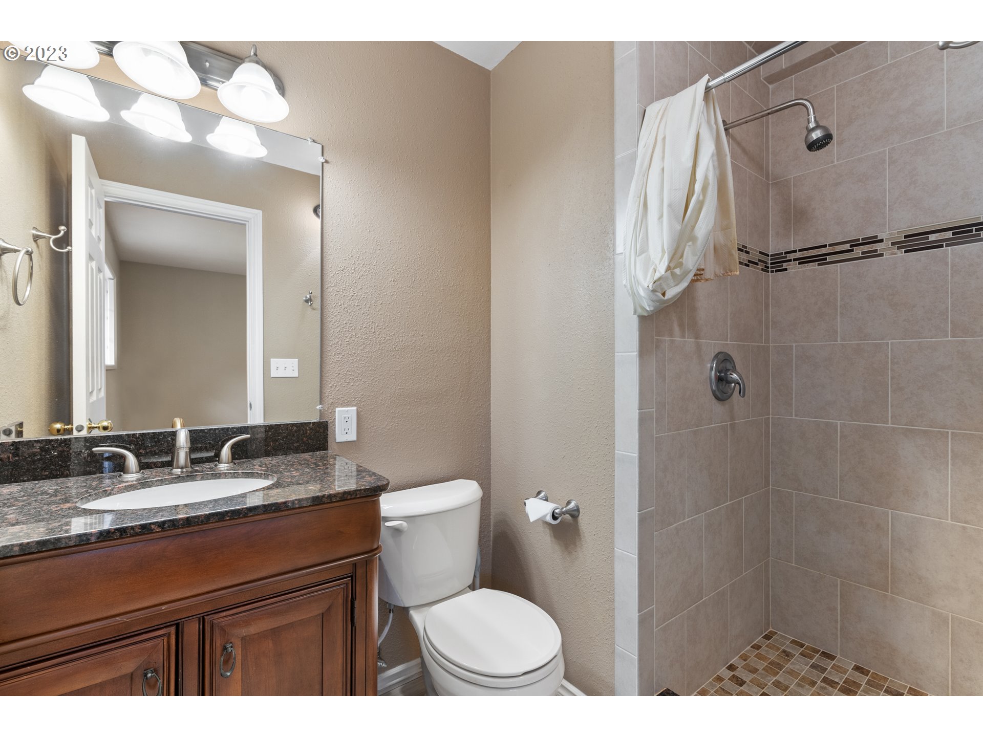 3940 Ridge Lane West Linn, OR 97068 - Photo 24 of 32 Gallery Image 24