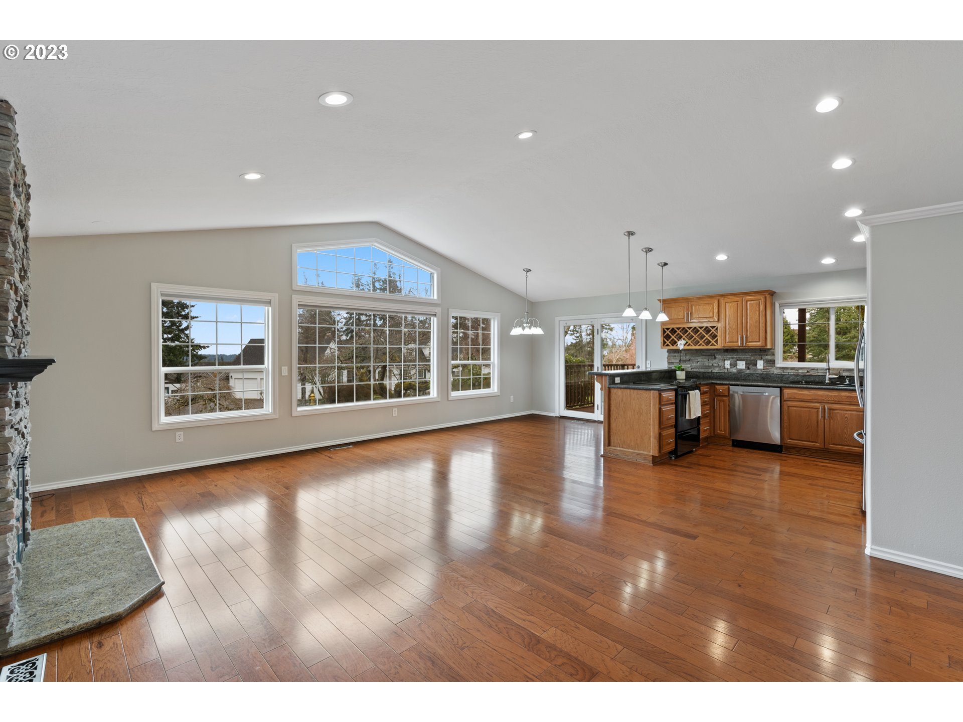 3940 Ridge Lane West Linn, OR 97068 - Photo 5 of 32 Gallery Image 5