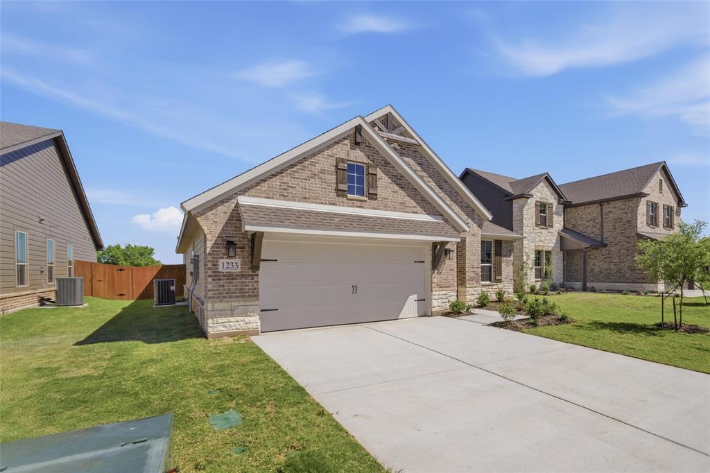 1233 Sabine River Lane Springtown, TX 76082 - Photo 4 of 27