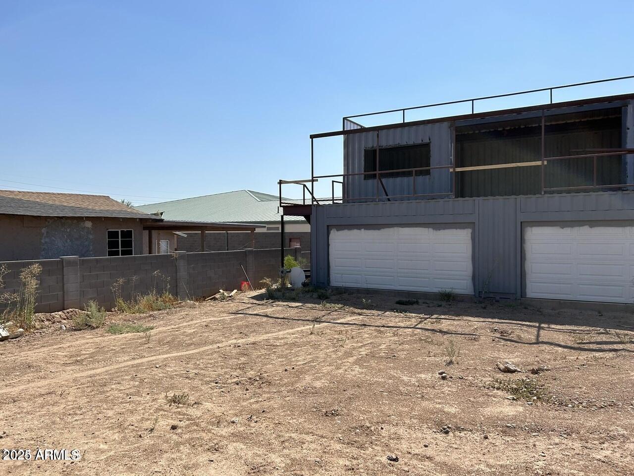 9428 North 9th Avenue Phoenix, AZ 85021 - Photo 5 of 18 a view of a house with snow on the wall