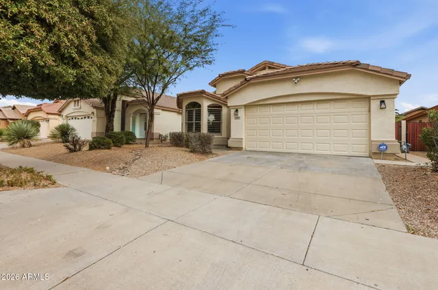 $2,700 | 20815 North 38th Street, Phoenix, AZ 85050