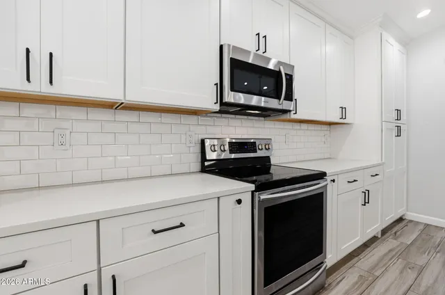 $2,700 | 20815 North 38th Street, Phoenix, AZ 85050