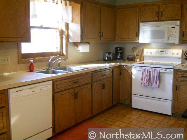 4224 Tonkawood Road Minnetonka, MN 55345 - Photo 5 of 10 Gallery Image 5