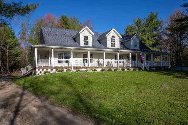 $845,900 | 4991 Millis Road, Columbiaville, MI 48421