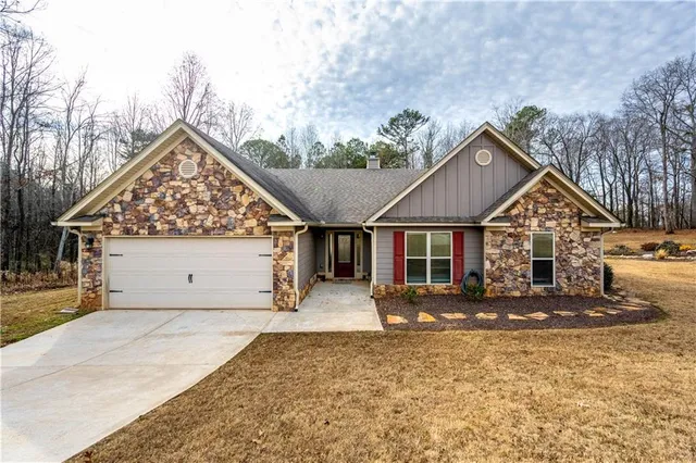 $397,500 | 336 Dixie Ct Mount, Mount Airy, GA 30563