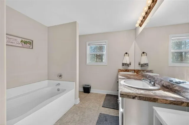 $397,500 | 336 Dixie Ct Mount, Mount Airy, GA 30563