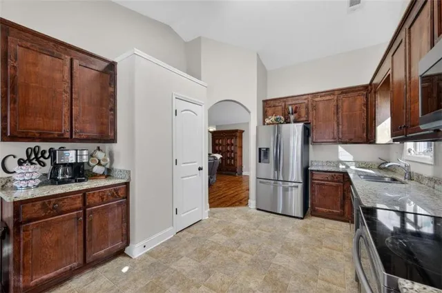 $397,500 | 336 Dixie Ct Mount, Mount Airy, GA 30563