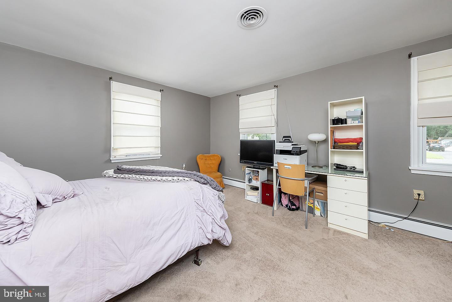 76 Swedesboro Road Gibbstown, NJ 08027 - Photo 11 of 21 Gallery Image 11