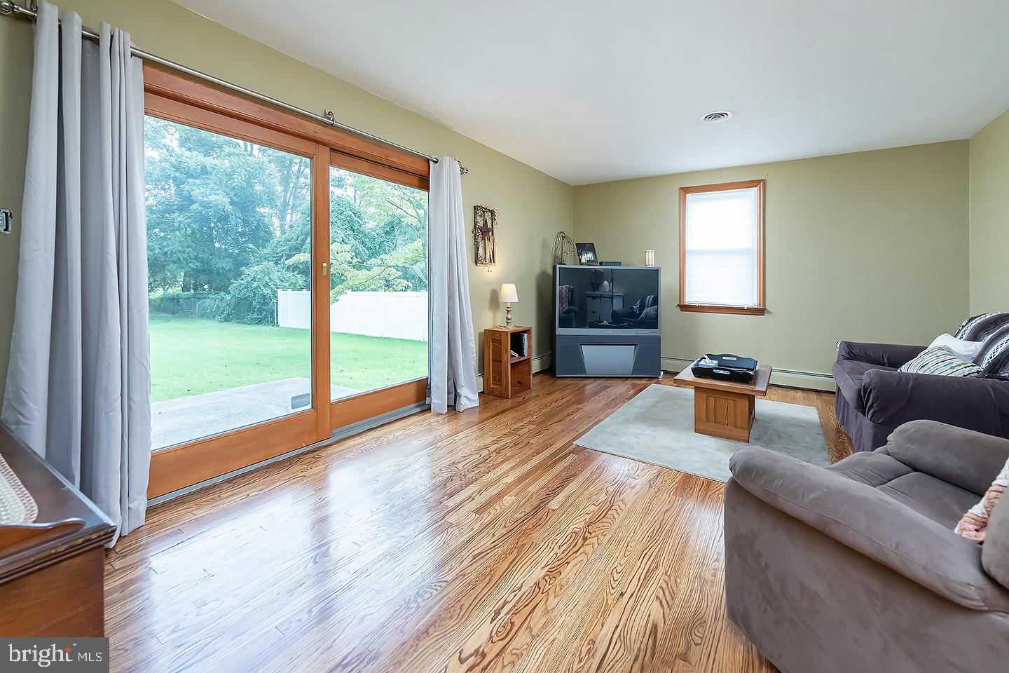 76 Swedesboro Road Gibbstown, NJ 08027 - Photo 9 of 21 Gallery Image 9