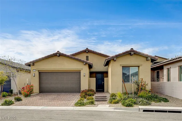 $3,400 | 97 Sarabeth Street, Las Vegas, NV 89138