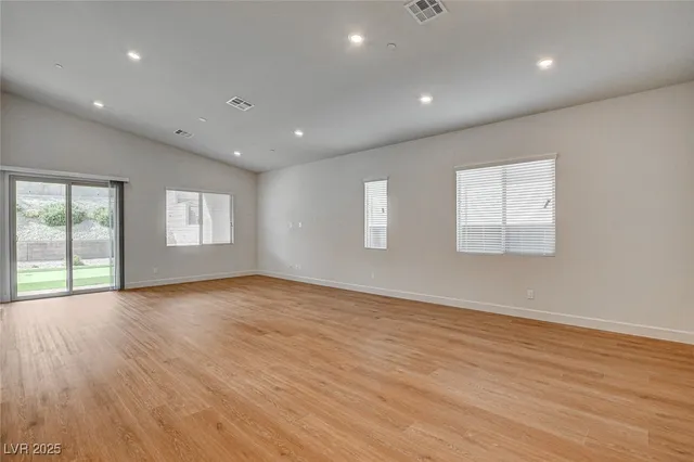 $3,400 | 97 Sarabeth Street, Las Vegas, NV 89138