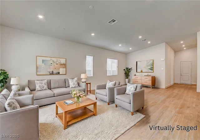 $3,400 | 97 Sarabeth Street, Las Vegas, NV 89138