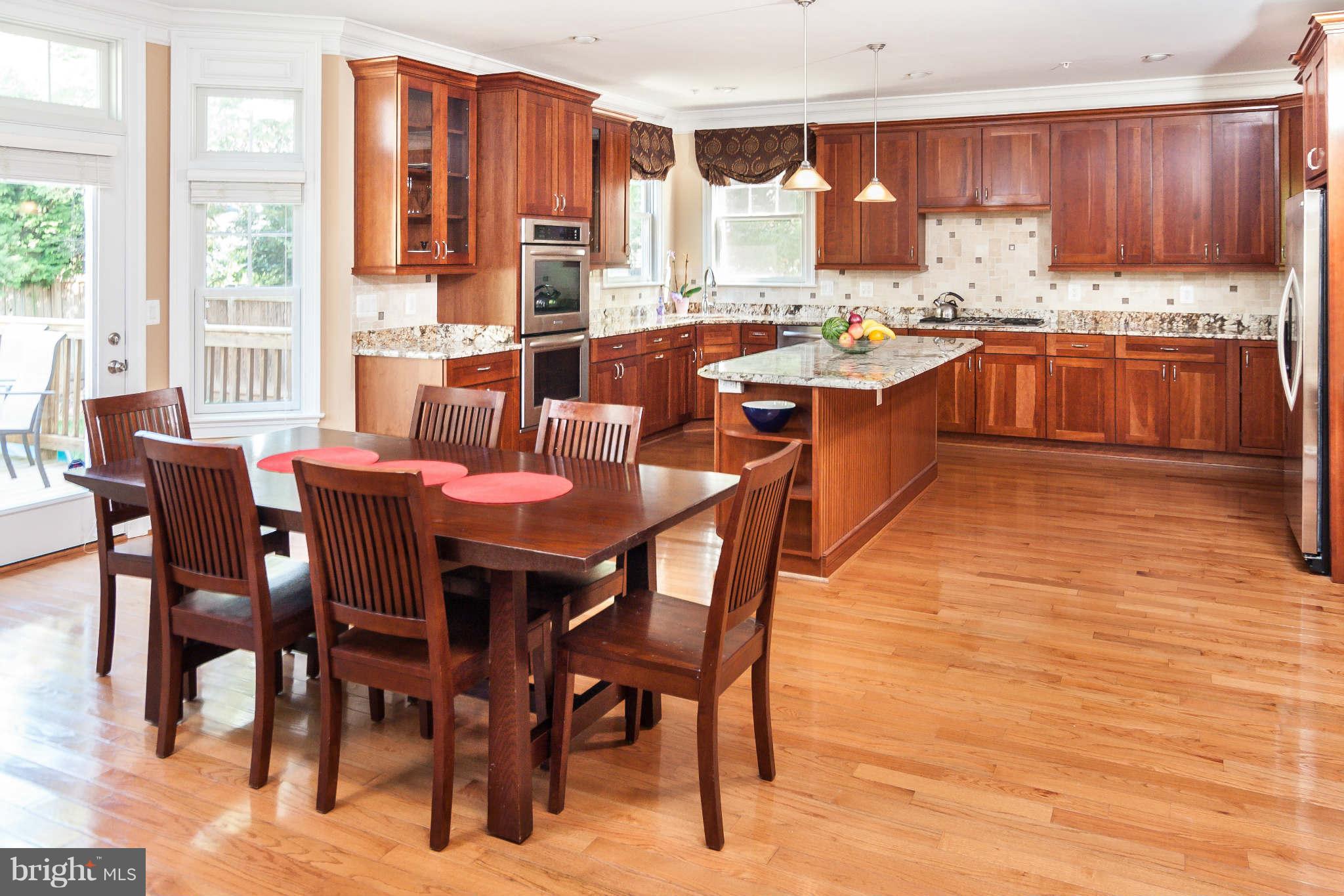 5921 Anniston Road Bethesda, MD 20817 - Photo 13 of 30 BREAKFAST AREA
