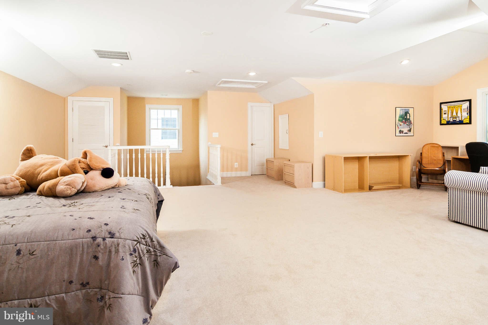 5921 Anniston Road Bethesda, MD 20817 - Photo 27 of 30 LOFT/BEDROOM