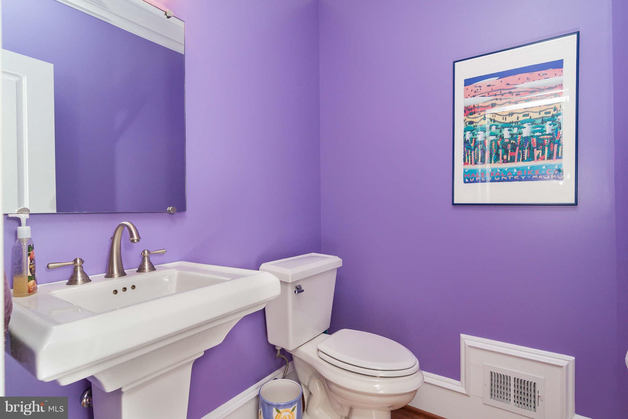 5921 Anniston Road Bethesda, MD 20817 - Photo 10 of 30 POWDER ROOM