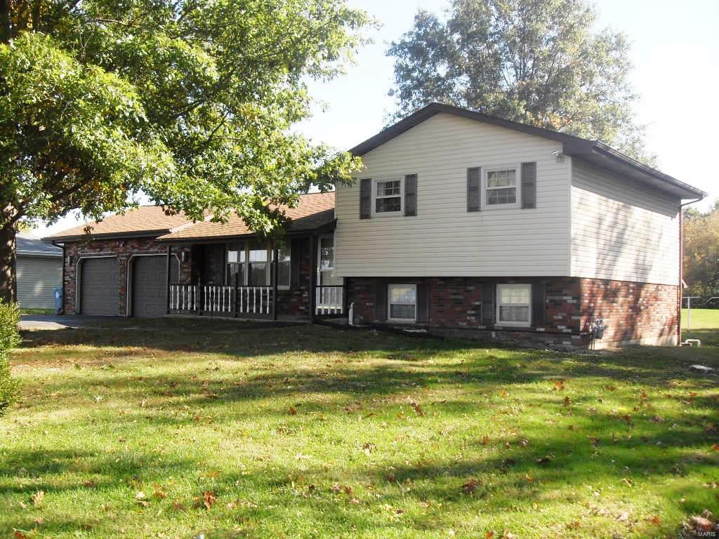 10924 Lake Road Highland, IL 62249 - Photo 1 of 29