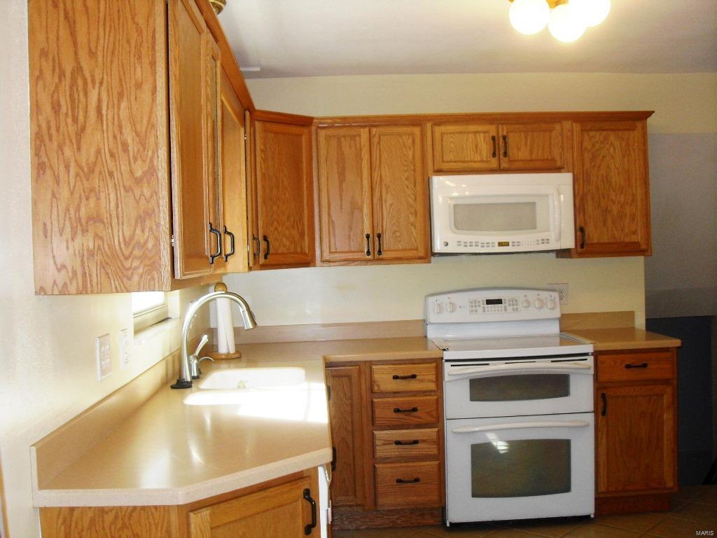 10924 Lake Road Highland, IL 62249 - Photo 3 of 29