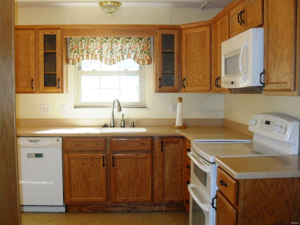 10924 Lake Road Highland, IL 62249 - Photo 4 of 29
