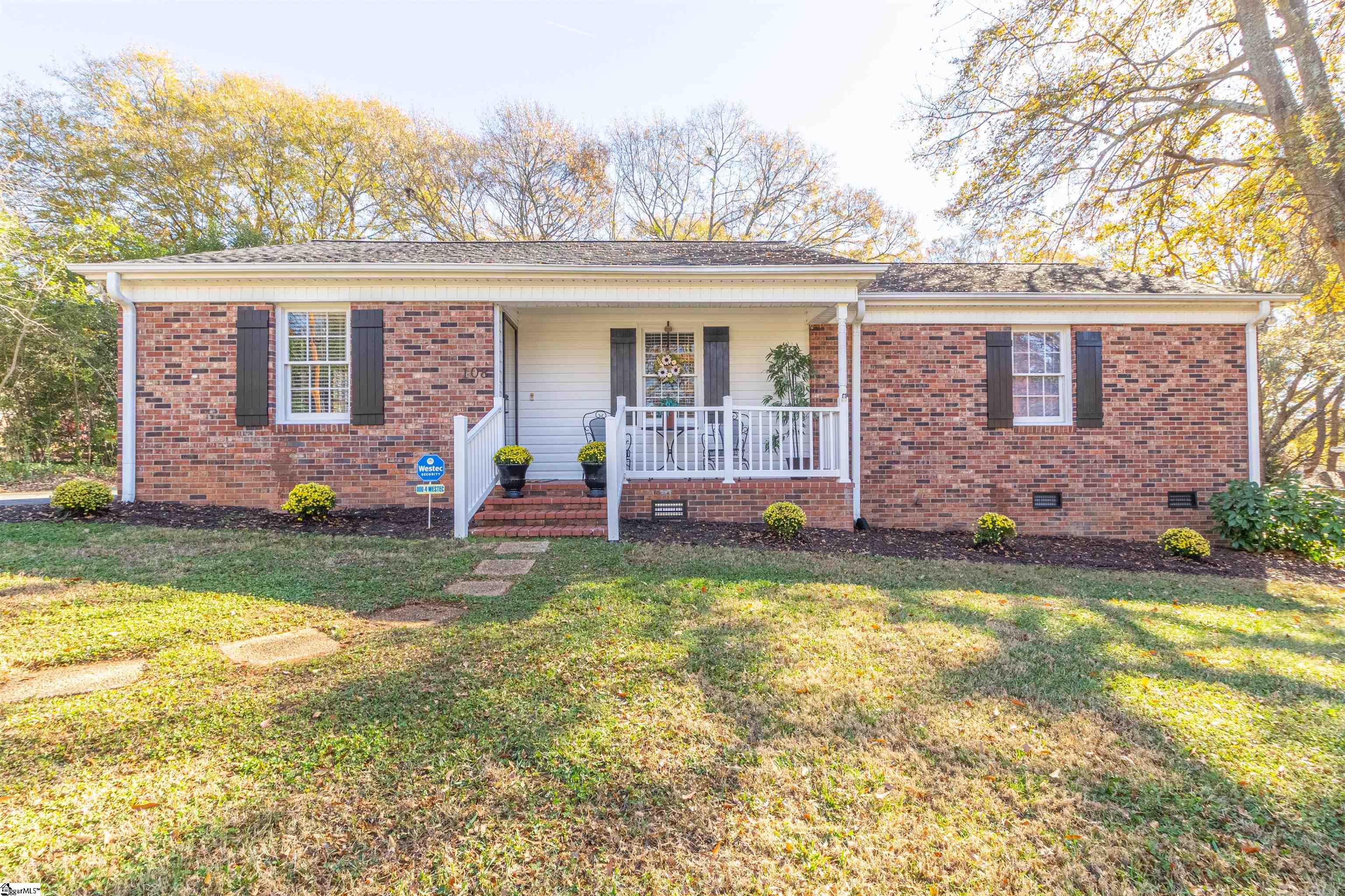 108 Maple Drive Inman, SC 29349 - Photo 1 of 36