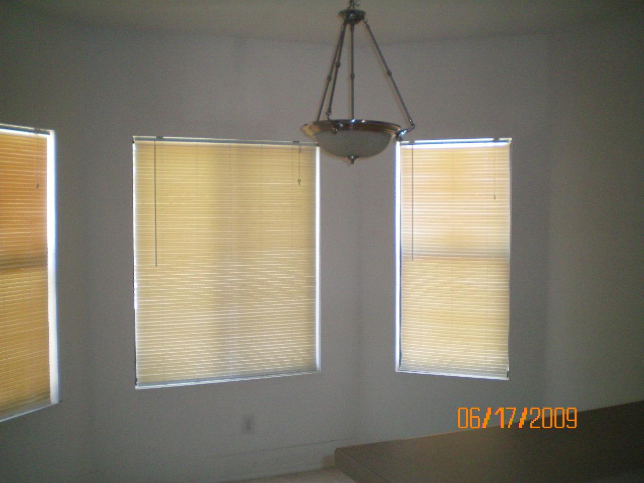 1418 West Carson Road Phoenix, AZ 85041 - Photo 3 of 8 Breakfaast Nook