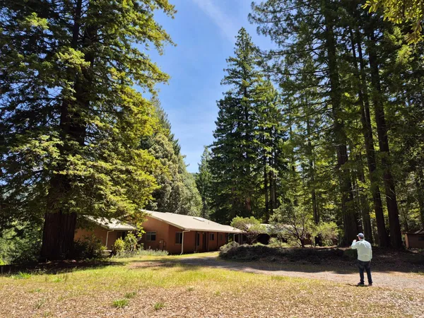 a view of a lake with houses