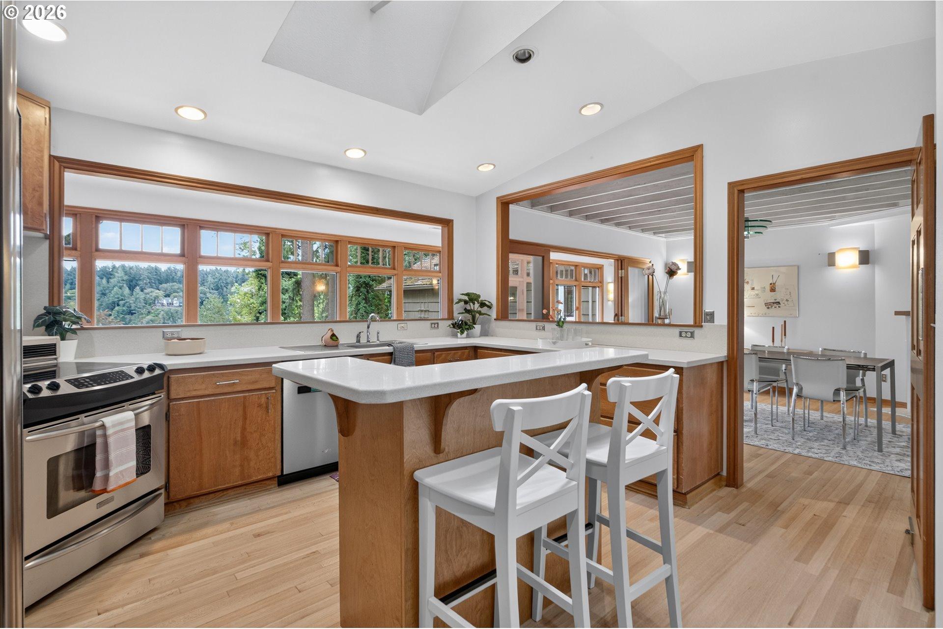 199 Pine Valley Road Lake Oswego, OR 97034 - Photo 15 of 42 Gallery Image 15