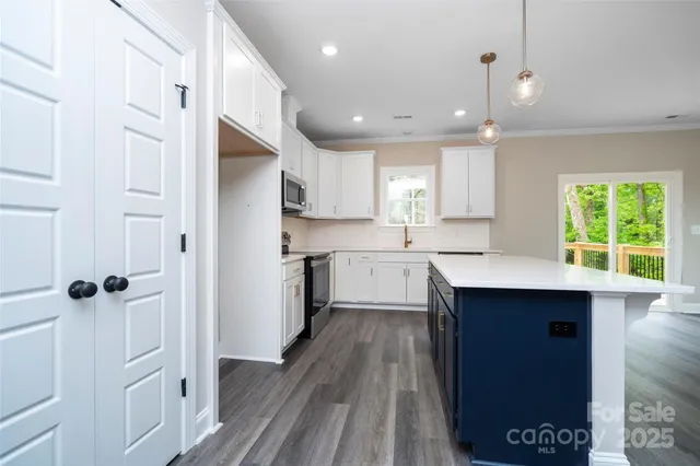 $475,000 | 1721 Balfour Lane, Charlotte, NC 28216