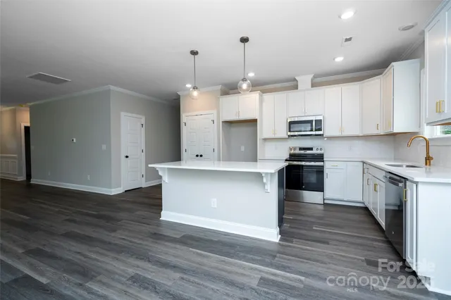 $475,000 | 1721 Balfour Lane, Charlotte, NC 28216