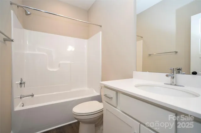 $475,000 | 1721 Balfour Lane, Charlotte, NC 28216