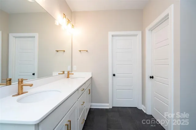 $475,000 | 1721 Balfour Lane, Charlotte, NC 28216