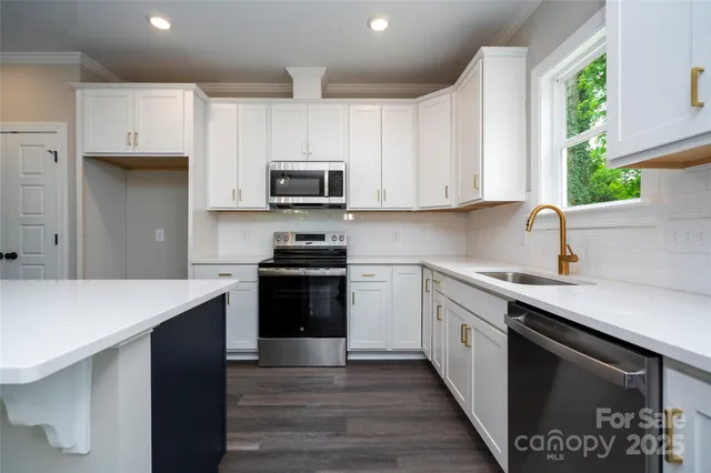 $475,000 | 1721 Balfour Lane, Charlotte, NC 28216