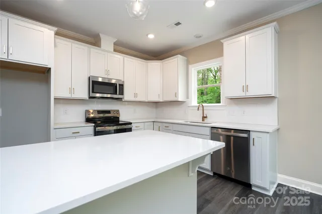 $475,000 | 1721 Balfour Lane, Charlotte, NC 28216