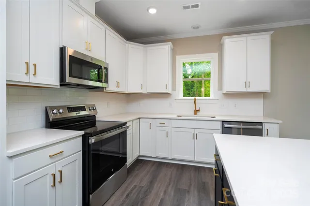 $475,000 | 1721 Balfour Lane, Charlotte, NC 28216