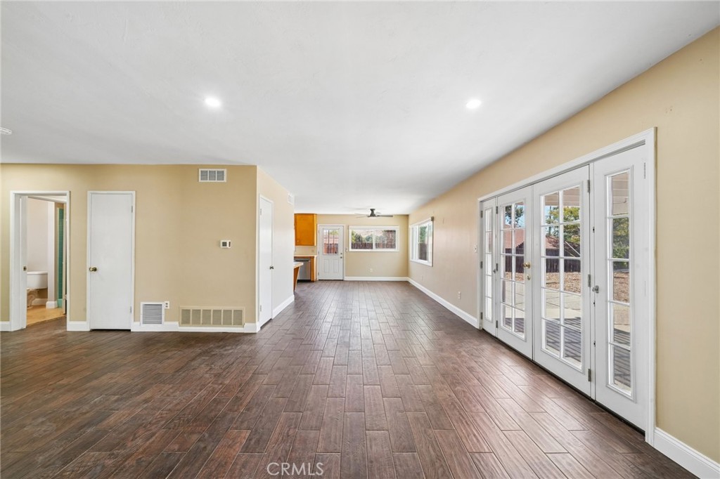 3595 Watkins Drive Riverside, CA 92507 - Photo 9 of 48