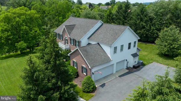 $899,900 | 3620 Golfview Drive, Mechanicsburg, PA 17050