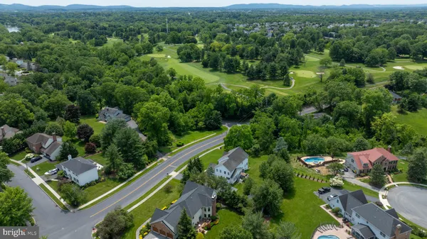 $899,900 | 3620 Golfview Drive, Mechanicsburg, PA 17050